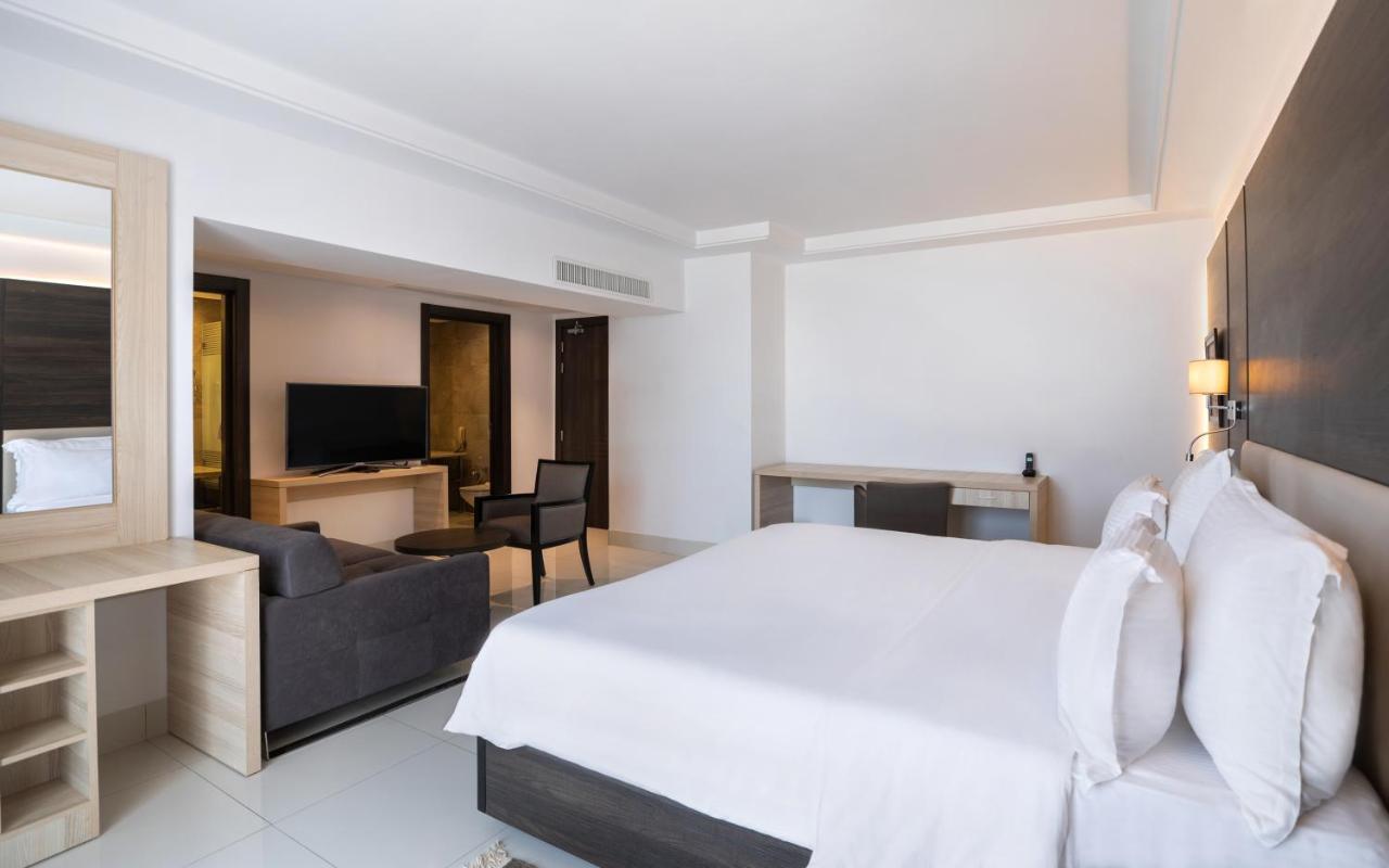 Radisson Hotel ספקס מראה חיצוני תמונה Suite