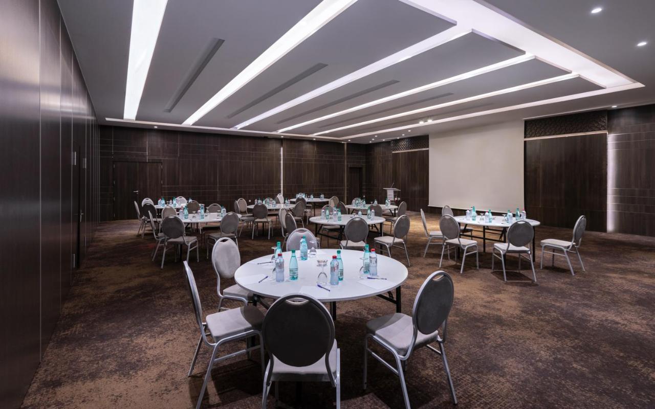 Radisson Hotel ספקס מראה חיצוני תמונה Meeting room