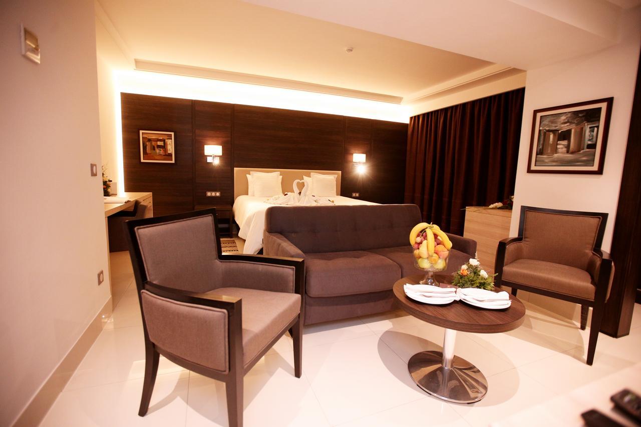 Radisson Hotel ספקס מראה חיצוני תמונה A suite at the hotel