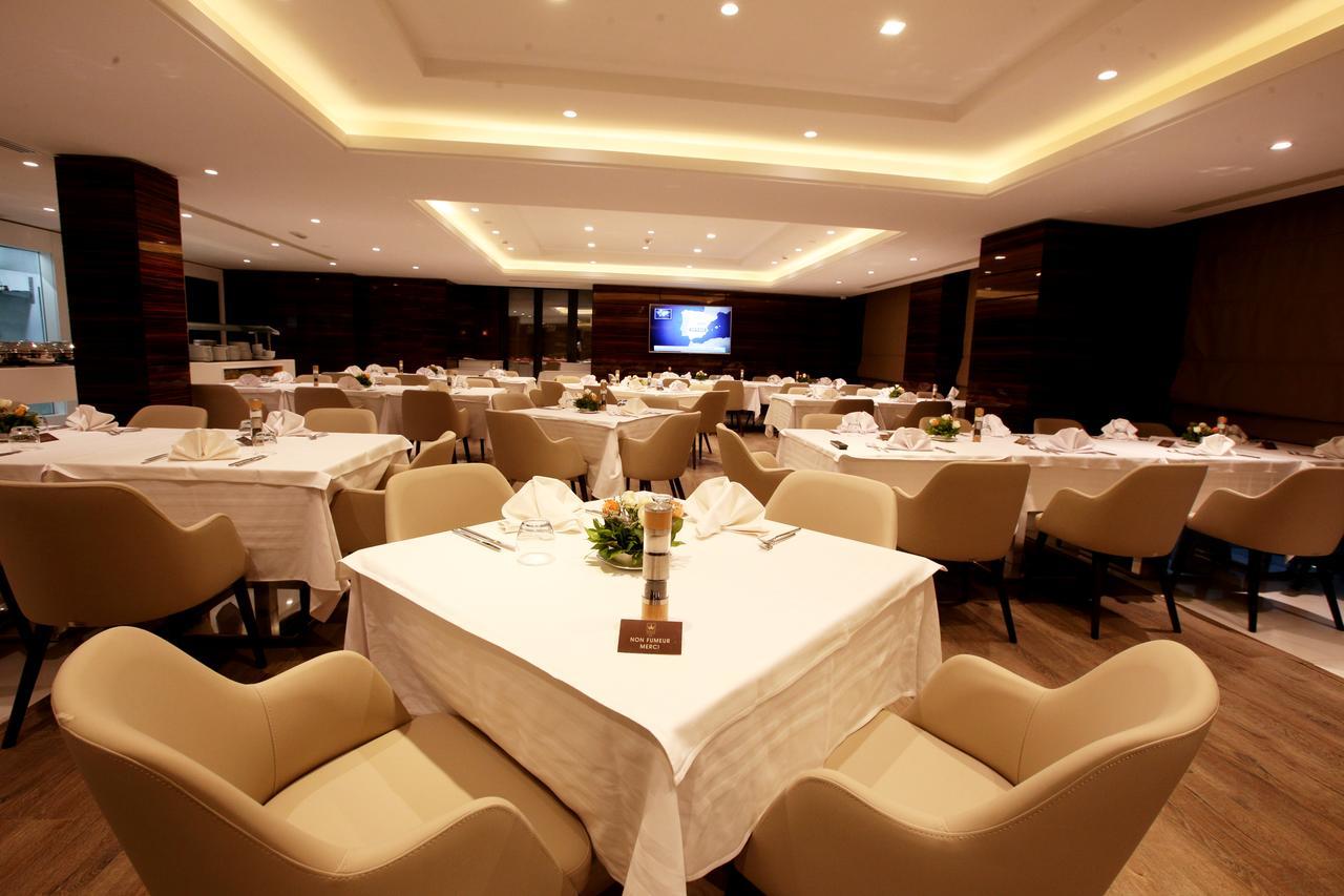 Radisson Hotel ספקס מראה חיצוני תמונה The Royal Lounge at Tan Son Nhat International Airport