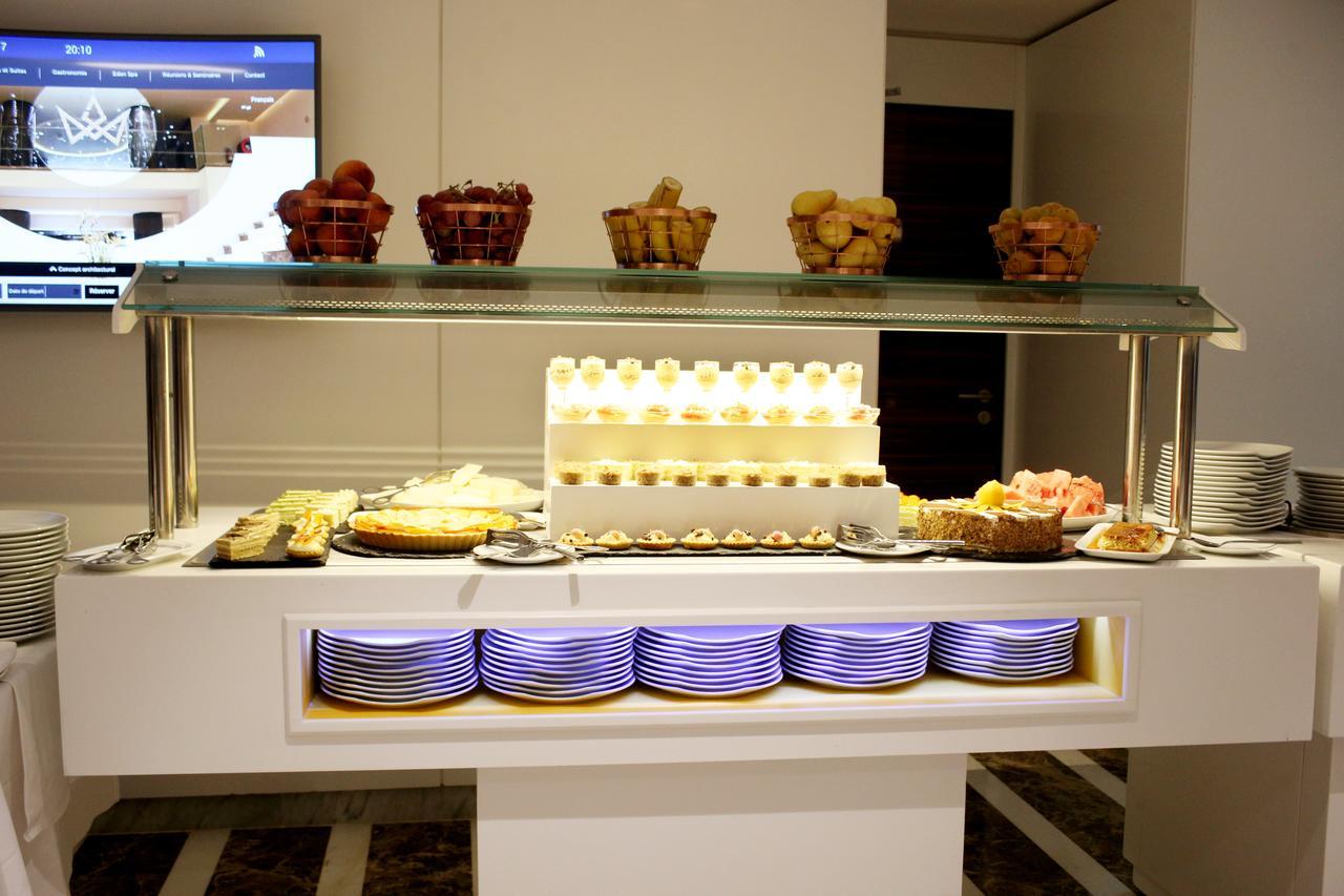 Radisson Hotel ספקס מראה חיצוני תמונה A dessert buffet