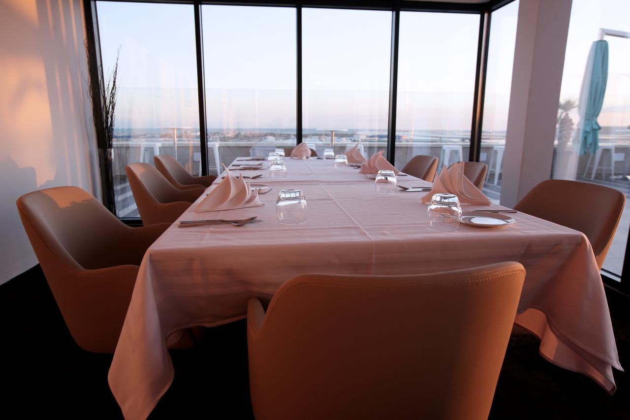 Radisson Hotel ספקס מראה חיצוני תמונה Restaurant