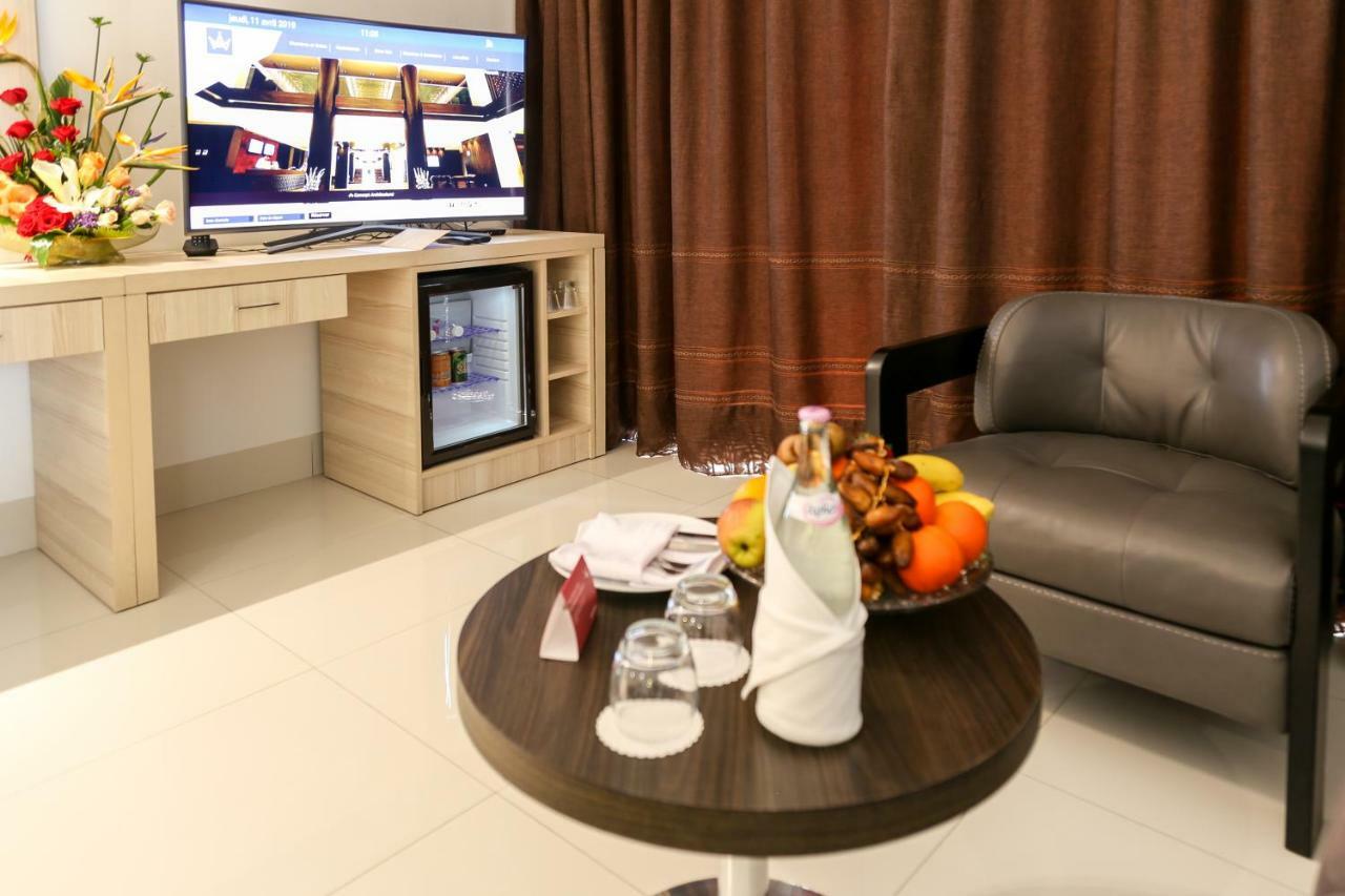 Radisson Hotel ספקס מראה חיצוני תמונה A room at the hotel